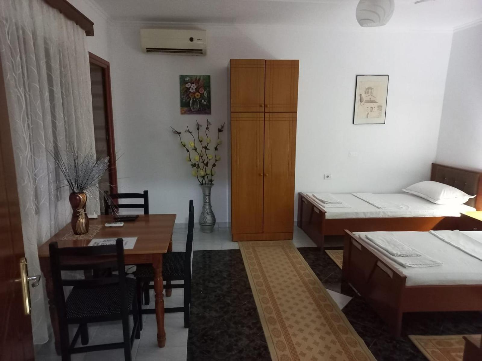 Guest House Bumbli Berat Szoba fotó